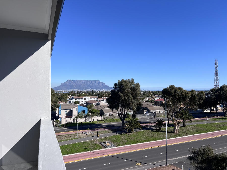To Let 1 Bedroom Property for Rent in Table View Western Cape